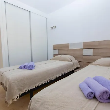 Apartment Roza Punta Prima *
